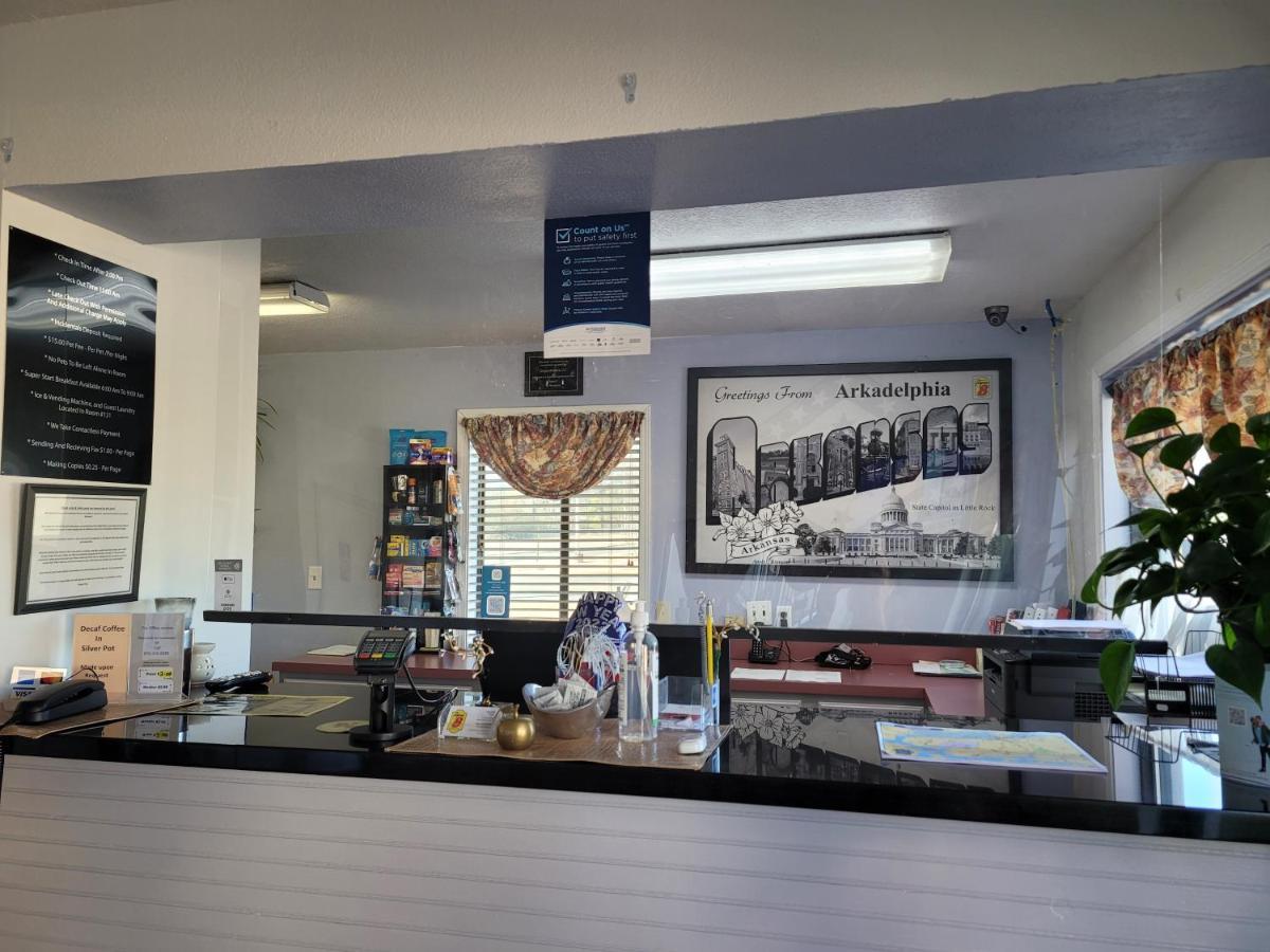 ซูเปอร์ 8 บาย วินด์แฮม อาร์คาเดลเฟีย แคดโด แวลเลย์ แอเรีย Motel ภายนอก รูปภาพ