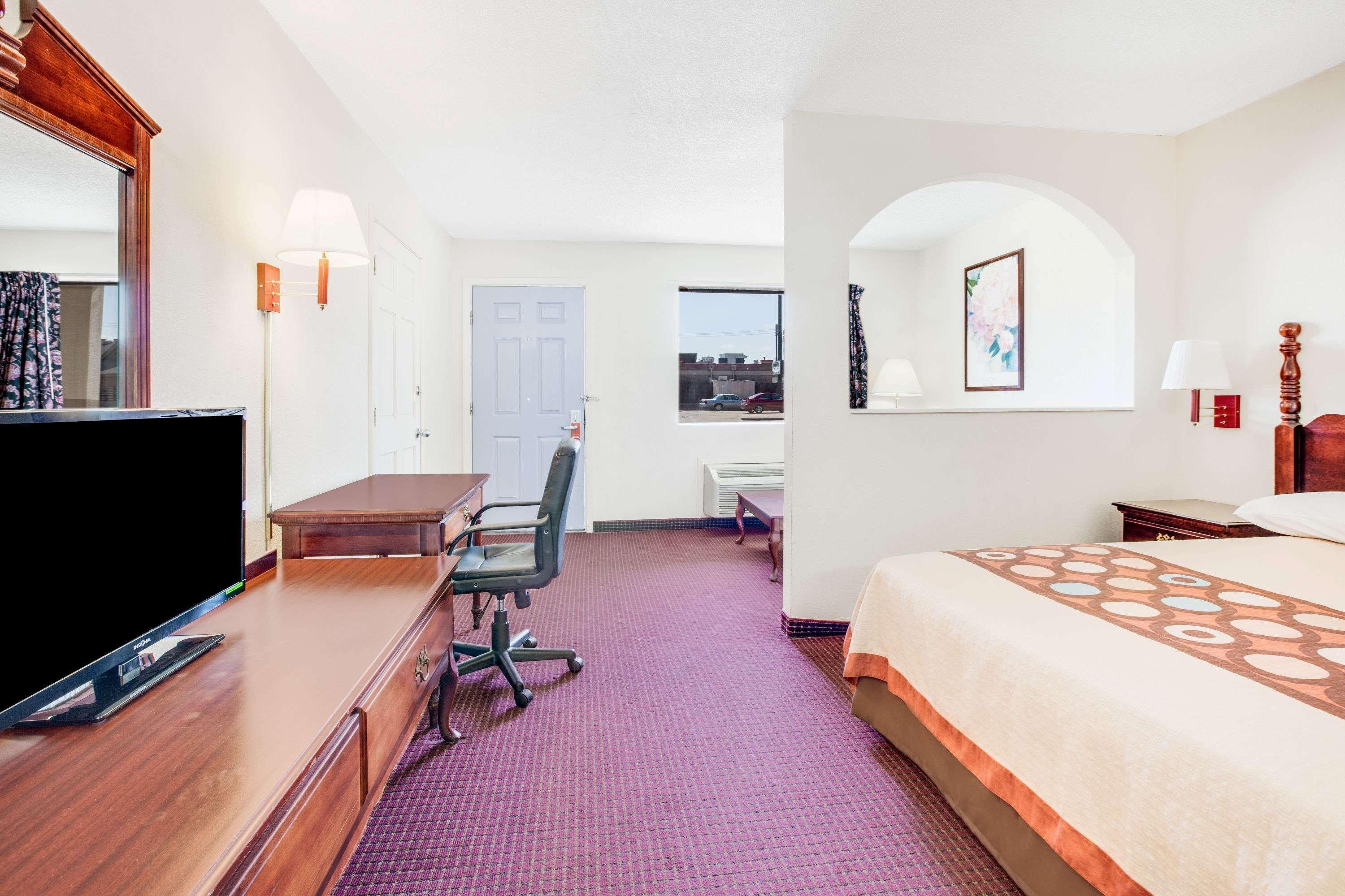 ซูเปอร์ 8 บาย วินด์แฮม อาร์คาเดลเฟีย แคดโด แวลเลย์ แอเรีย Motel ภายนอก รูปภาพ