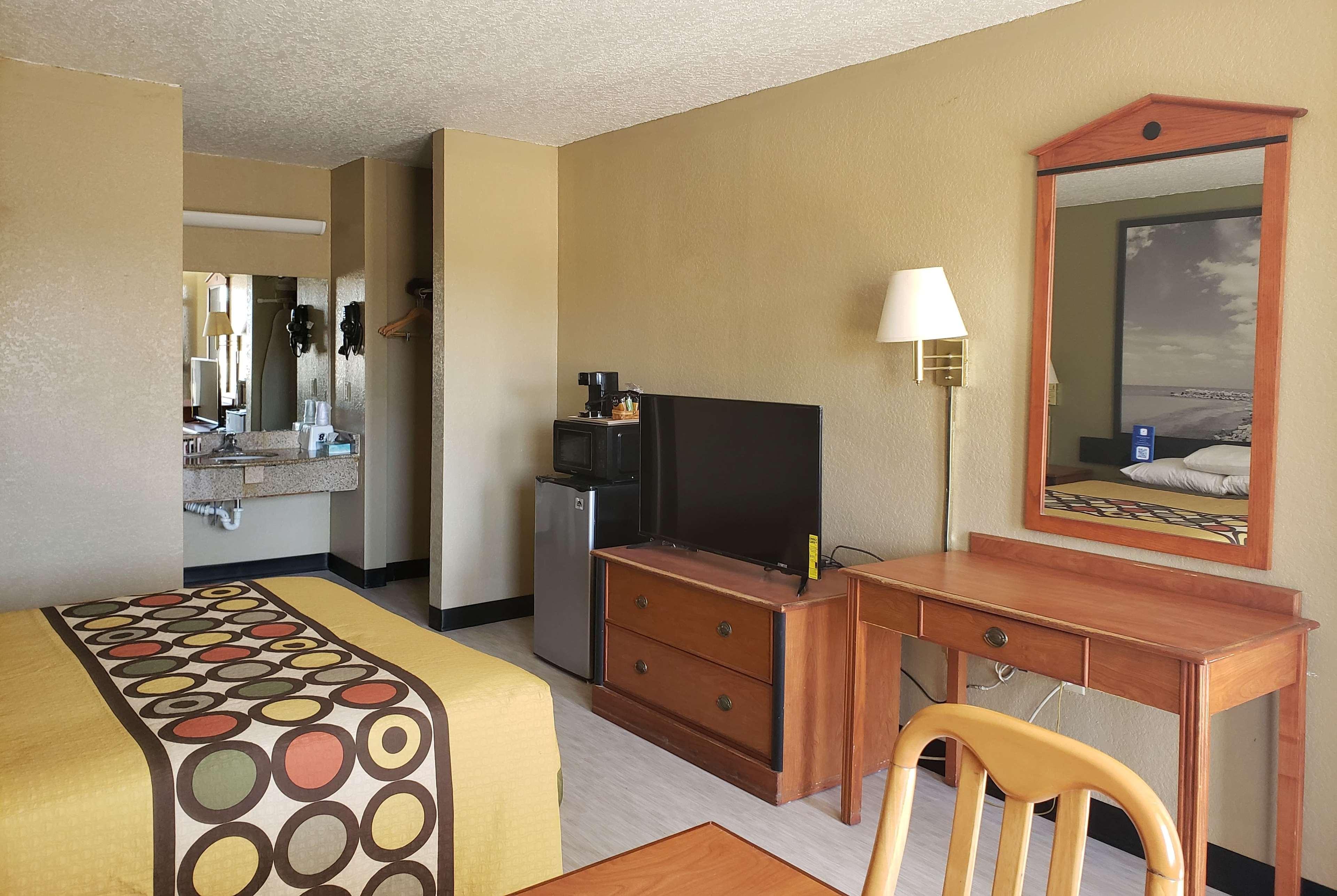 ซูเปอร์ 8 บาย วินด์แฮม อาร์คาเดลเฟีย แคดโด แวลเลย์ แอเรีย Motel ภายนอก รูปภาพ