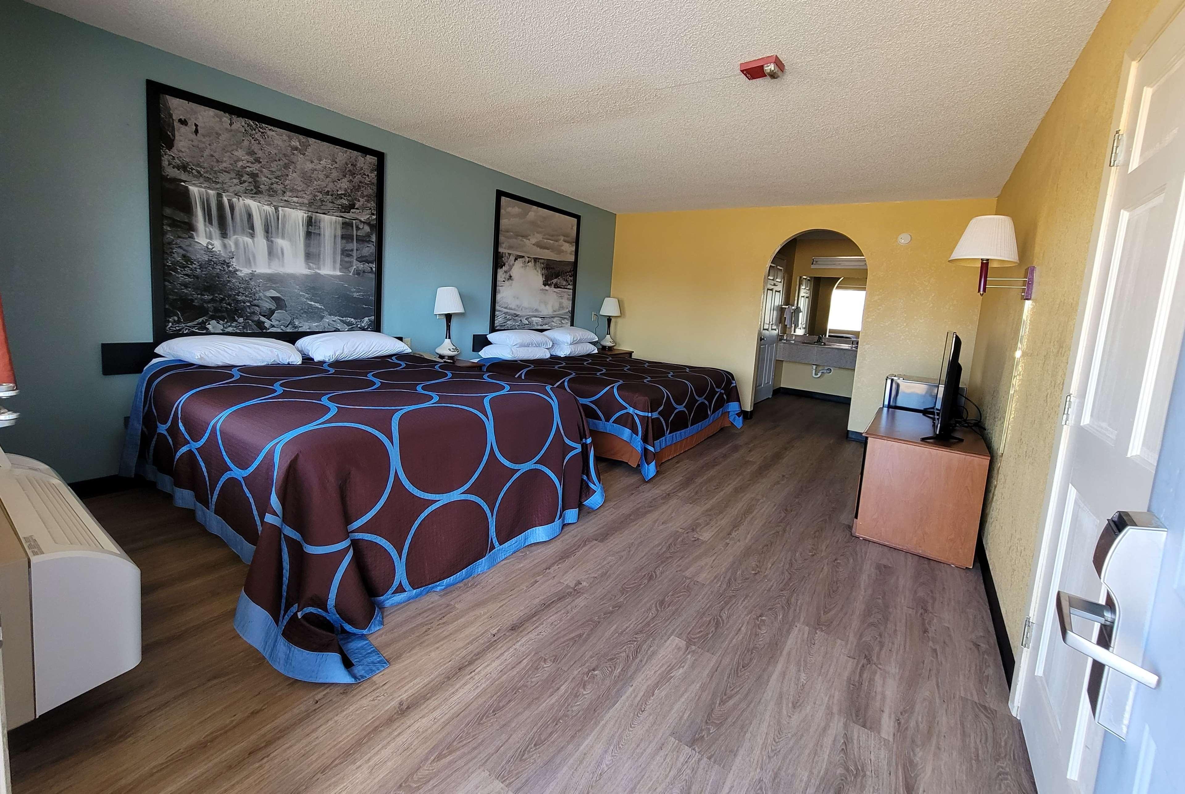 ซูเปอร์ 8 บาย วินด์แฮม อาร์คาเดลเฟีย แคดโด แวลเลย์ แอเรีย Motel ภายนอก รูปภาพ