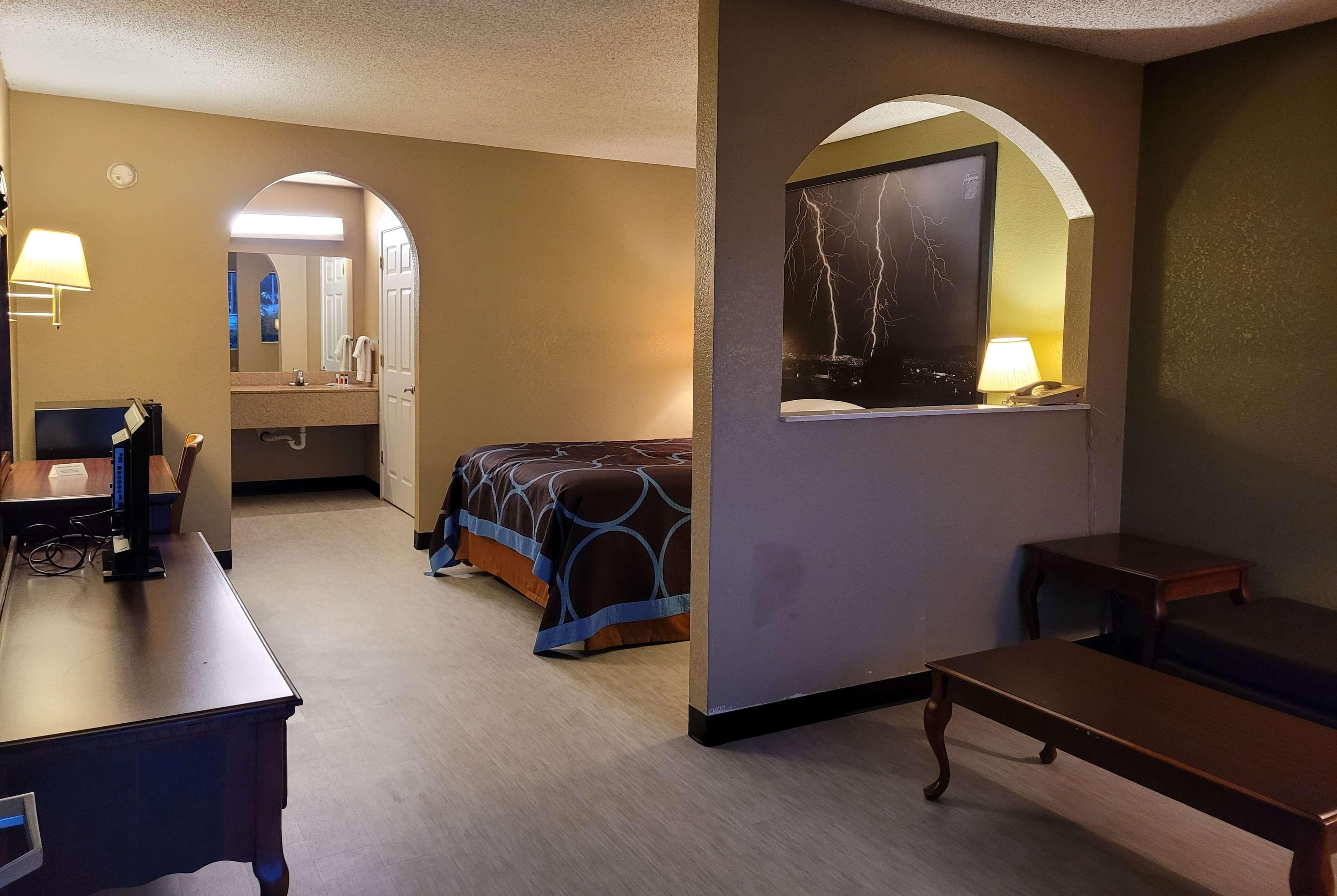 ซูเปอร์ 8 บาย วินด์แฮม อาร์คาเดลเฟีย แคดโด แวลเลย์ แอเรีย Motel ภายนอก รูปภาพ