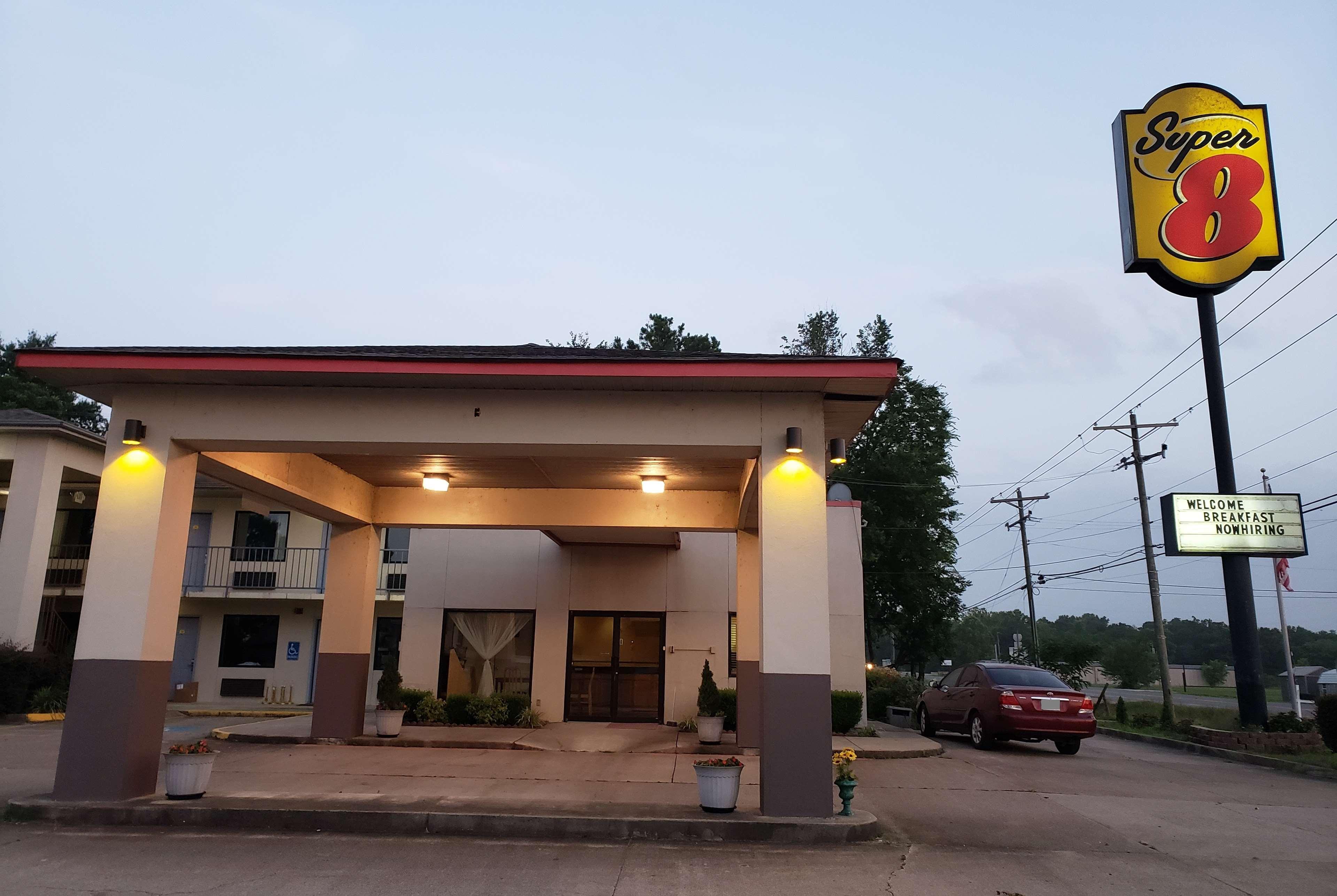 ซูเปอร์ 8 บาย วินด์แฮม อาร์คาเดลเฟีย แคดโด แวลเลย์ แอเรีย Motel ภายนอก รูปภาพ
