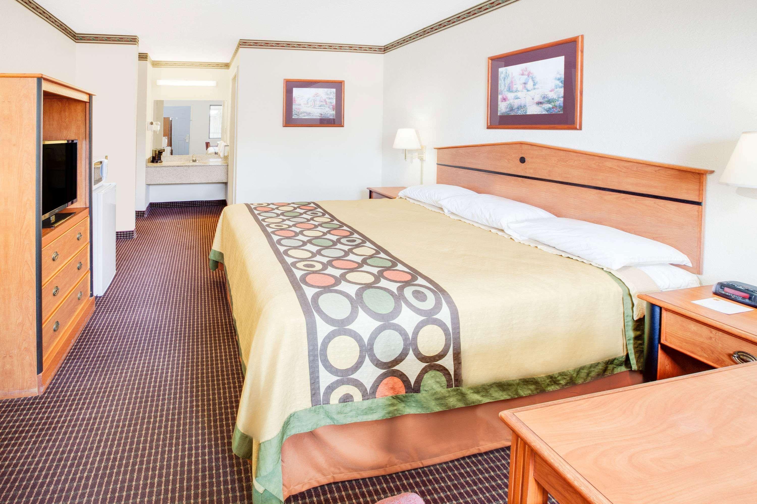 ซูเปอร์ 8 บาย วินด์แฮม อาร์คาเดลเฟีย แคดโด แวลเลย์ แอเรีย Motel ภายนอก รูปภาพ