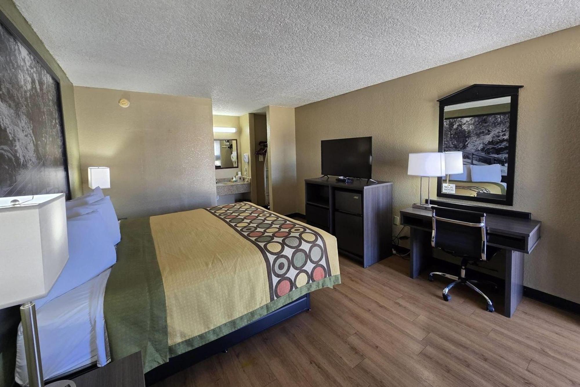 ซูเปอร์ 8 บาย วินด์แฮม อาร์คาเดลเฟีย แคดโด แวลเลย์ แอเรีย Motel ภายนอก รูปภาพ